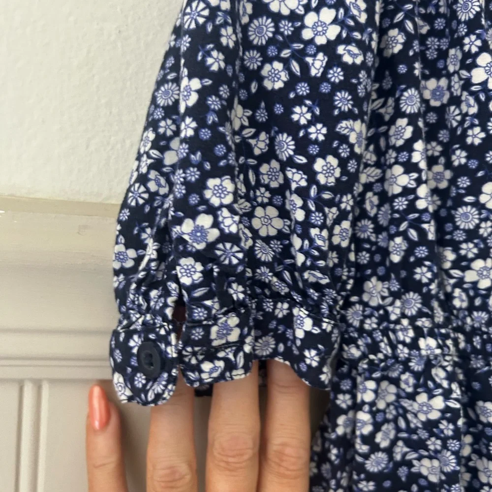 GAP Girls Medium Navy Blue White Floral Button Up Rayon Romper